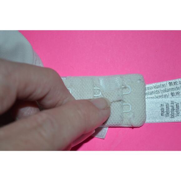 Victoria Secret Sport High Impact Lined Sports Bra Size 36D - Picture 8 of 8